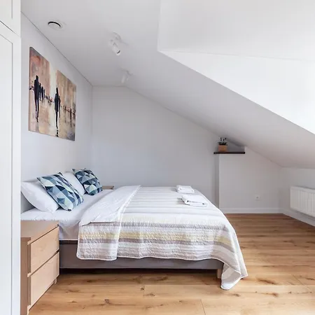 Twin 3 Bedr By Reside Baltic Apartment *